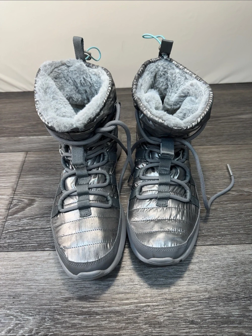 Nike Women's Gray Quilted Winter snow high top  Boots  Sz 11 (h76)